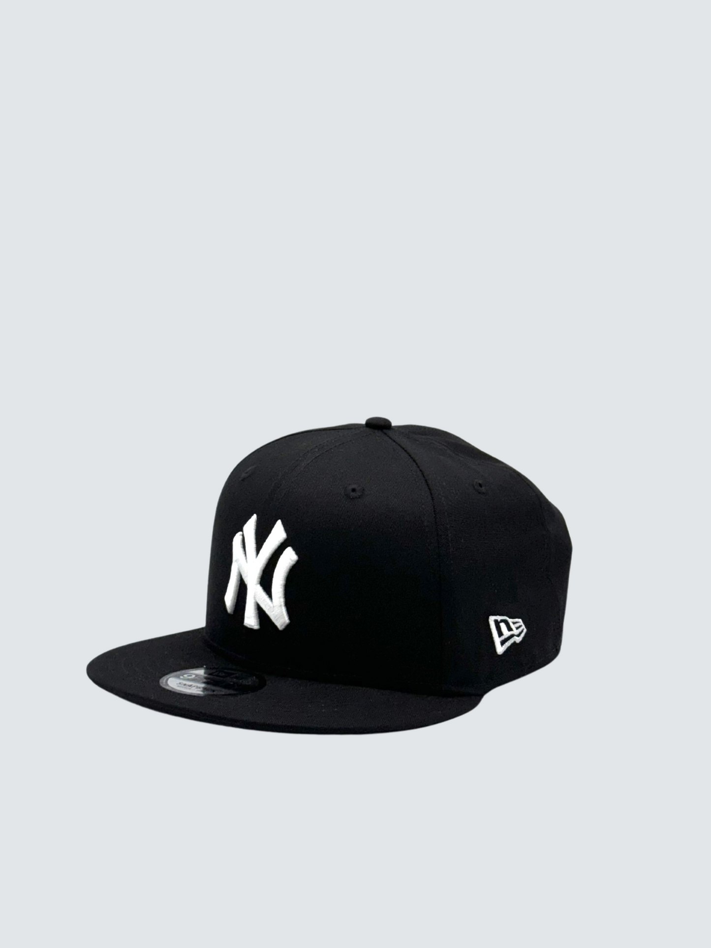 CAPPELLO NEW ERA ESSENTIALS  NERO